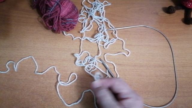 Мой наборный край, как фабричный спицами. Эластичный, объемный. Проще некуда. Для любых изделий.