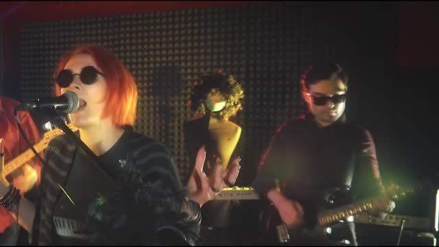 NEON D!VE - БЕГИ!