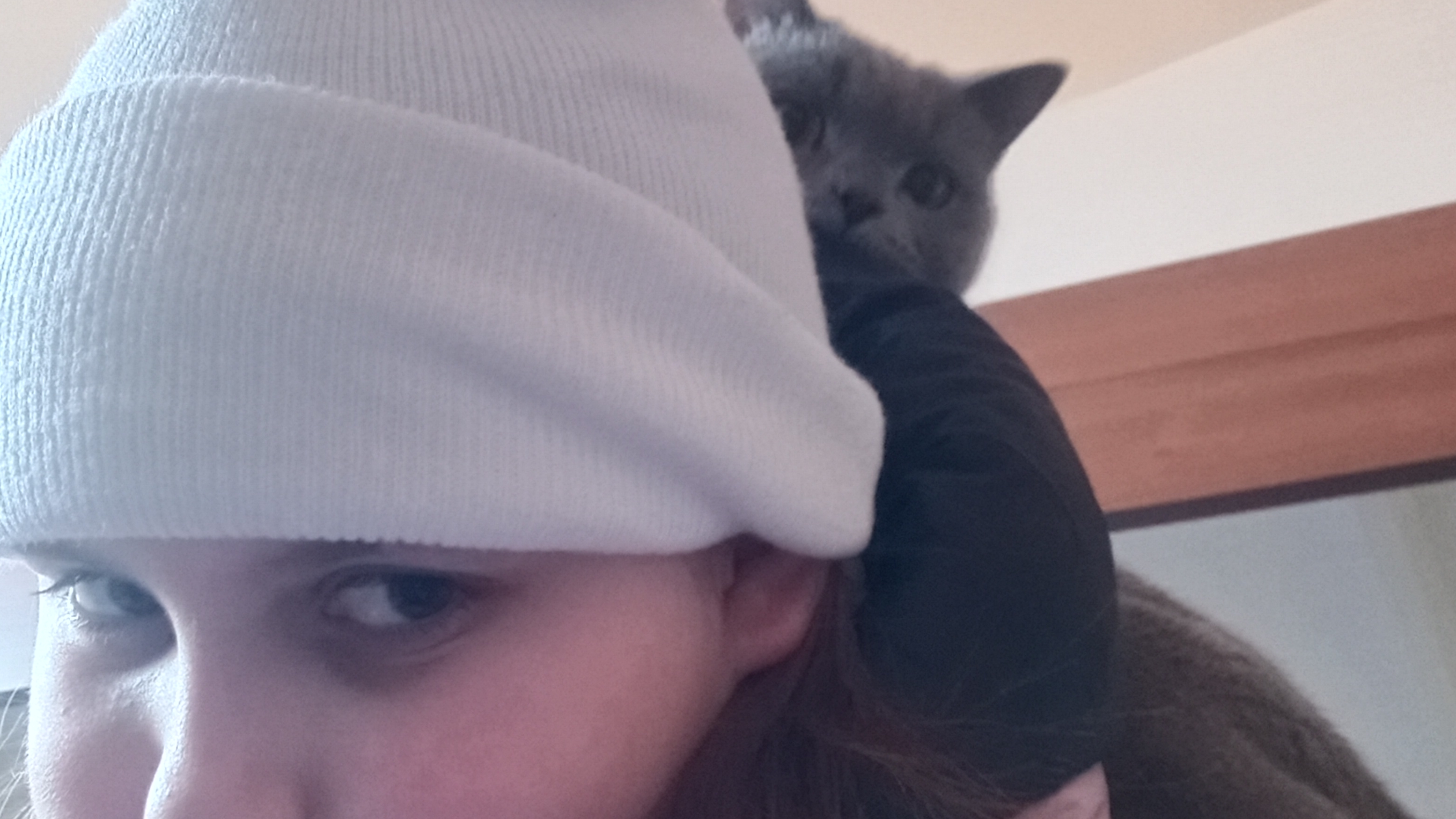 только пришла со школы всех жду