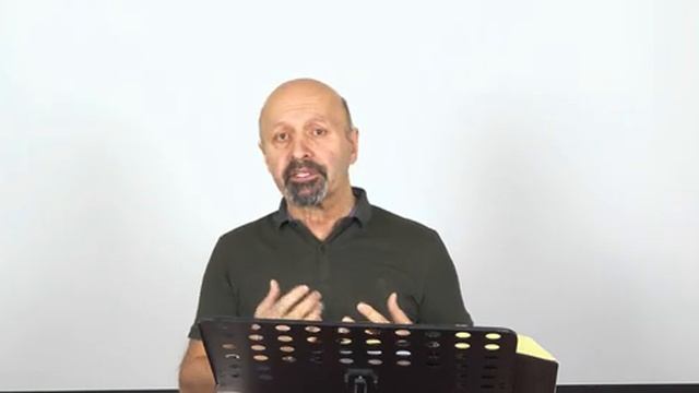 Старайтесь иметь мир и святость.