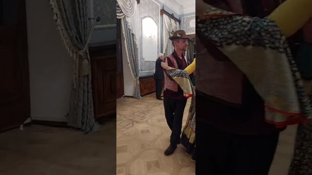 Владимир Петрович с песней "Как много девушек хороших..."🥰👧👩🧑🦱👩🦱👰💃🤾♀️🧘♀️🥰