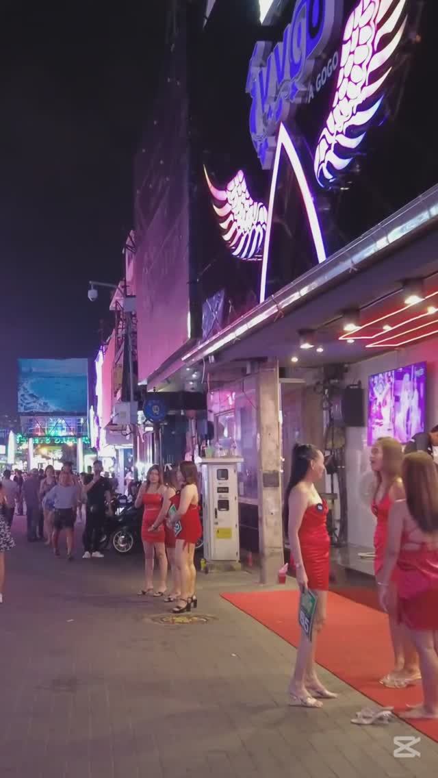 [4K] Best quality! Walking street Pattaya. So many freelancers waiting!