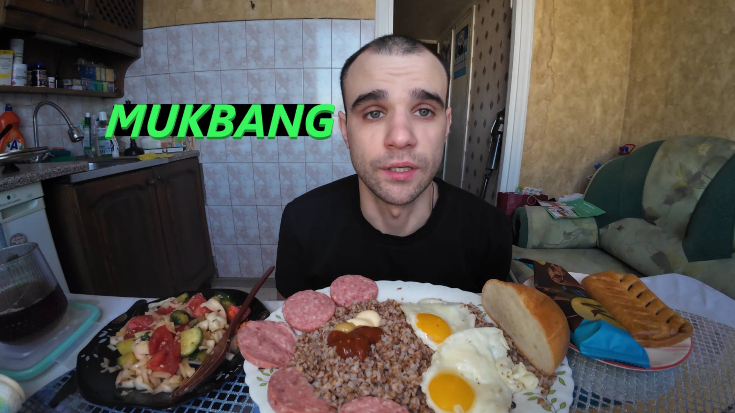 МУКБАНГ ГРЕЧКА С КОЛБАСОЙ / ЯИЧНИЦА / САЛАТ / МОРОЖЕНОЕ / СЛОЙКА С ЖДЕМОМ / EATING MUKBANG ASMR АСМР