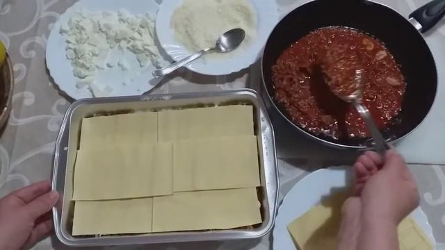 лазанья  ( оригінальний рецепт)дуже смачно.приготуйте не пошкодуєте