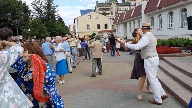 Субботний вальс в Бресте. Городской оркестр..mp4