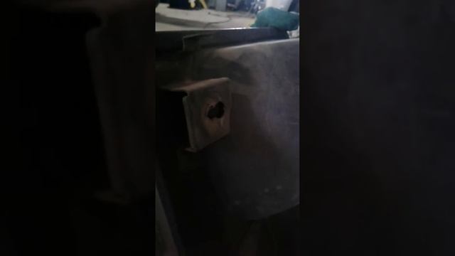 MAZDA TITAN снятие фары, замена лампы.