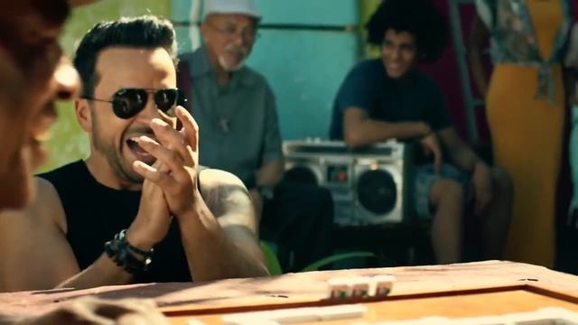 Luis-Fonsi-Daddy-Yankee-Despacito-ft-Justin-Bieber