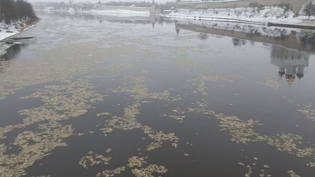 Ледоход в январе