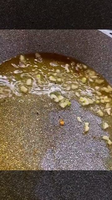 Форель в сливочном соусе со шпинатом и помидорами черри🤤