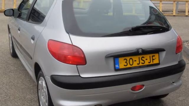 Peugeot 206 1.4 GENTRY (75pk) 5-Drs/ Airco/ Elektr.Pakket/ C.V. Afstand/ Multi-Stuur/ Radio-Cd