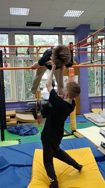 Упражнение на ПереКладине 7.05.24 в Зале ФВСА. СКК "Вместе"