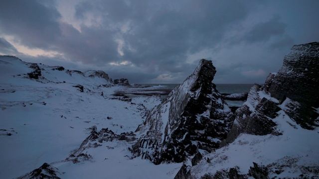 6878137-uhd_3840_2160_25fps