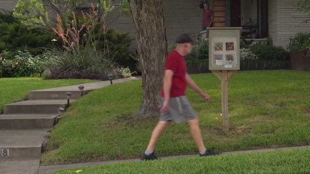 Texas couple builds mini art gallery outside their home