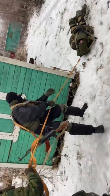Эвакуационная стропа в деле