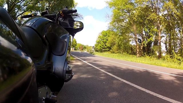 BMW R1100RT testride Gopro HD Hero 2 + Røde Smartlav under backseat