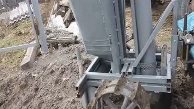 Посадка картофеля самодельной сажалкой, итоги.