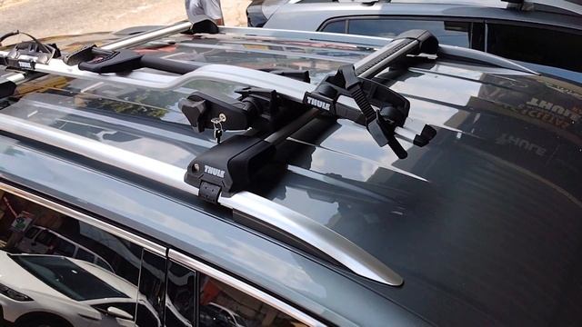 Rack Thule Wingbar Edge em um VW Tiguan Allspace