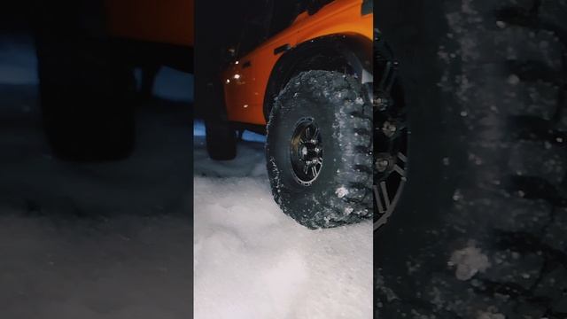 Зимнее трофи путешествие на радиоуправляемом Ford Bronco VI HB Toys R1001 Hobbywing Fusion SE 1800kv