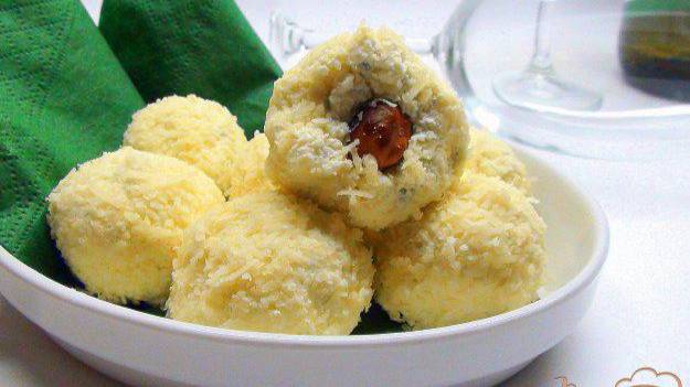 Конфетки из сыра. Эффектная и вкусная закуска.