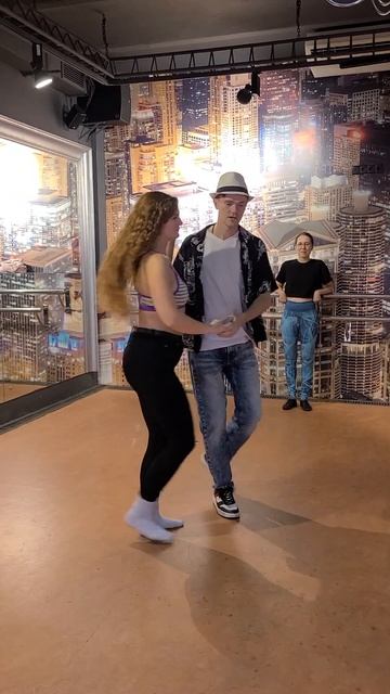 Salsa Partnerwork 24.10.10 Vadim Supsun & Maria. Enchufla, combio de passision #dance