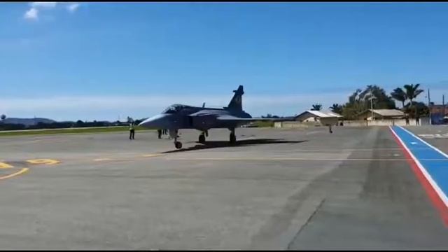 Arriba avión caza F39E Gripen a Brasil para realizar primer vuelo