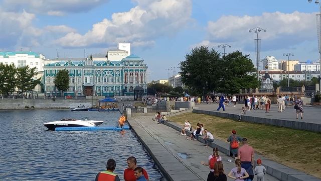 Лодочная станция на Городском пруду.