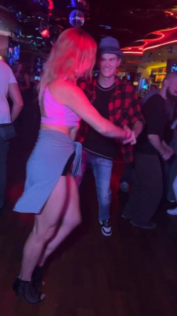Salsa in Moscow. Vadim Supsun & Natalia Rizhik. DJ Ricky Campanelli - Buscando la Verdad #dance