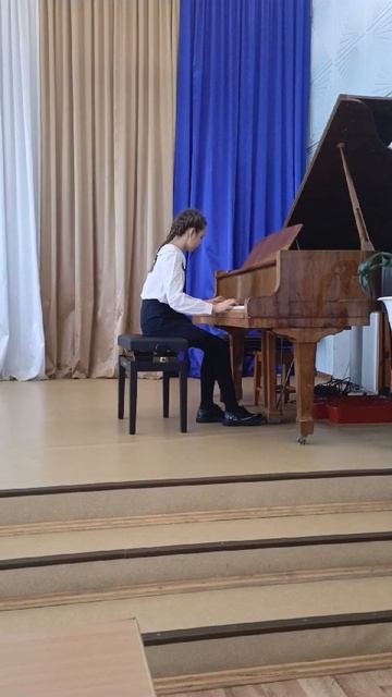 Ларченко Арина (3кл, 11 лет). Е. Олёрская "Обязательный этюд"