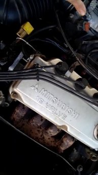 Что стучит? При перегазовки 13 и 18 секунда. what knocks at 13-18 seconds?