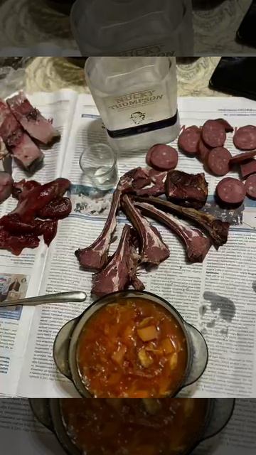 Копчёная косулятина, колбаски лось🫎+ сыр🧀.