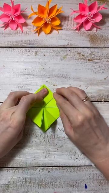Как сделать прыгающую лягушку в технике оригами?