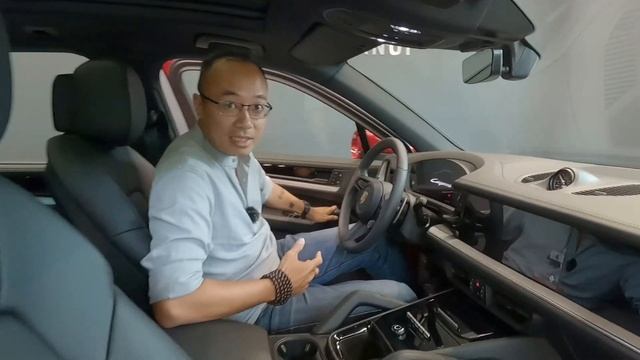 Porsche Cayenne 2023 tại Việt Nam có gì vui?