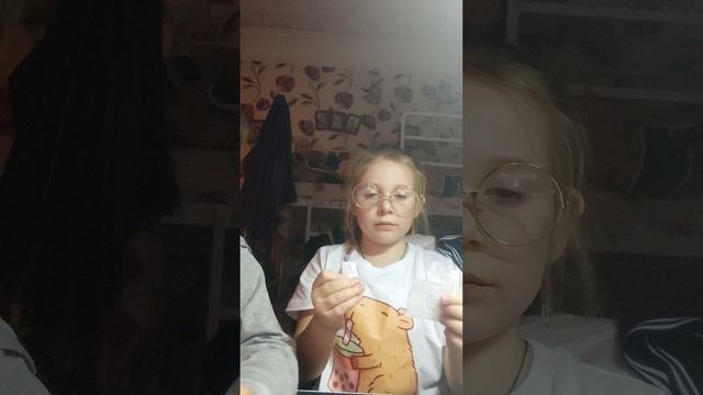 Ника угадывает какая из ручек но я забыла до снять извините