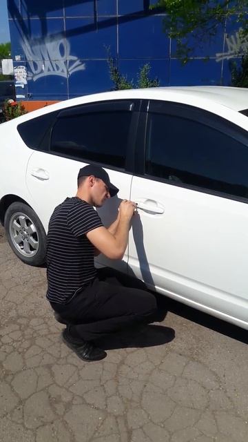 вскрытие автомобиля Toyota Prius 20 кузов  Хабаровск http://autolock27.ru/