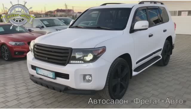 TOYOTA Land Cruiser 200 дизель 2015