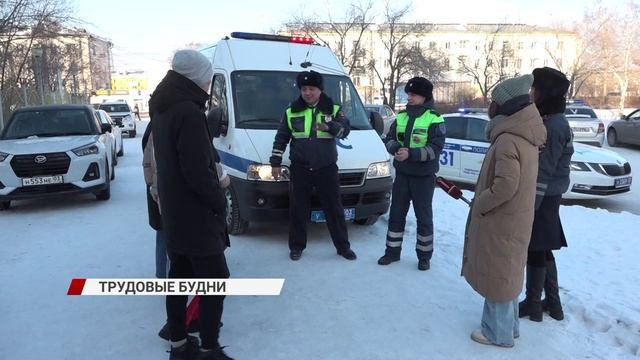 Один день с сотрудниками ГИБДД провели студенты медицинского колледжа