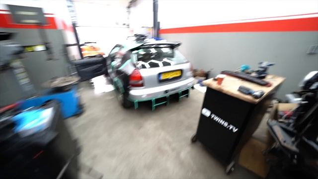 "MEGA INTERIEUR AANPASSING" IN ONZE WIDEBODY HONDA CIVIC!