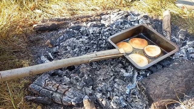 С внуками до озера.