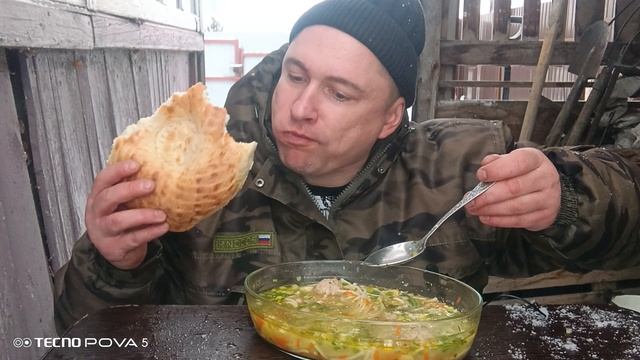мукбанг/обжор/суп с фрикадельками,армянская лепёшка,обед на свежем воздухе/