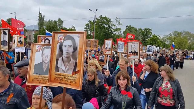"Бессмертный полк" в Ливнах 9 мая - газета "Ливенская реклама"