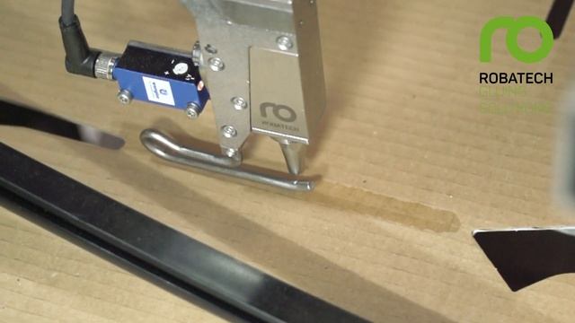 Fast and precise folding of corrugated cardboard ｜ Robatech (PerfectFold)