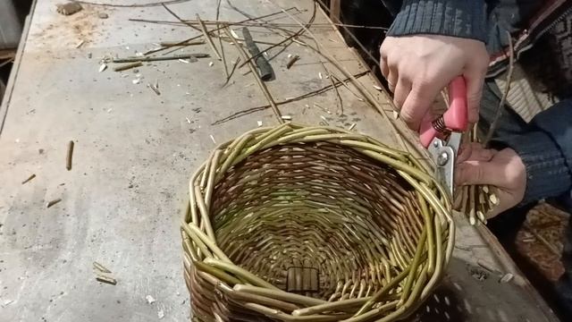 отличная маленькая корзина плетёная за 1 час