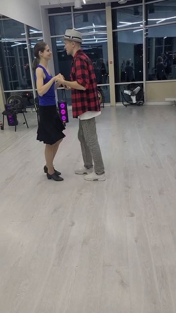 Salsa Partnerwork 24.11.20 Vadim Supsun & Tatiana. Por Atras with turn #dance #salsa