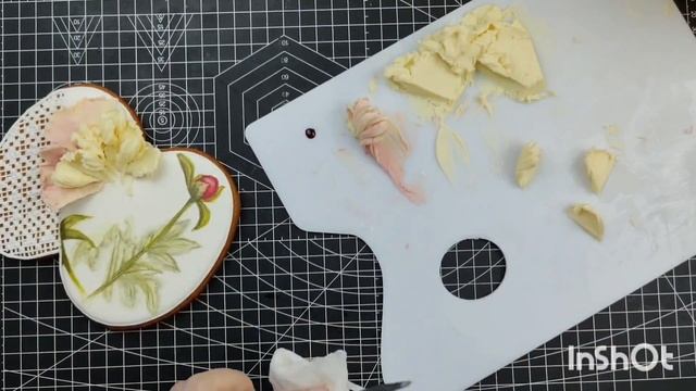 Скульптурные пионы на прянике