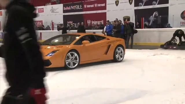 Lamborghini Gallardo -Drift on ice [HD]