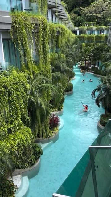 Отель Panwaburi Beachfront Resort 5* через дорогу от пляжа Ао Йон на острове Пхукет в Таиланде
