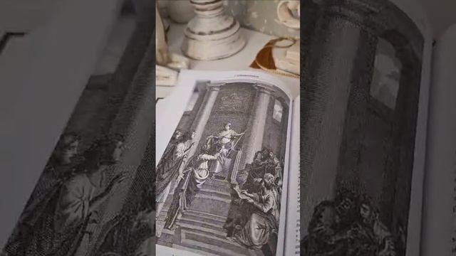 Книги с обложкой ручной работы.