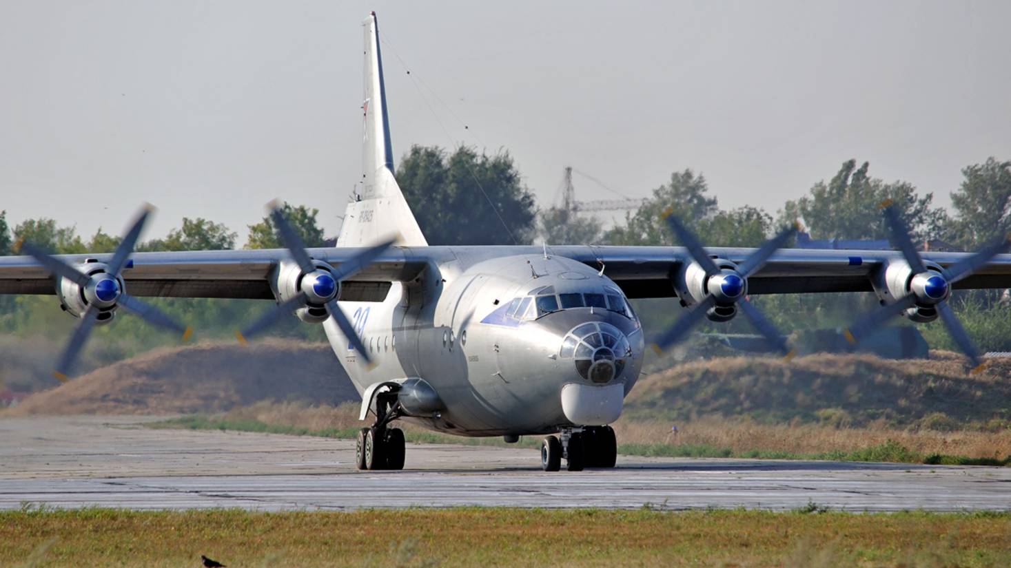 AN-12 B, RODEN, 1-72, ОБЗОР СОБРАННОЙ МОДЕЛИ