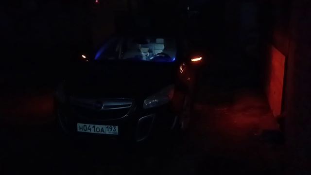 Работа вежливой подсветки и поворотников в зеркалах заднего ввида на Opel Insignia