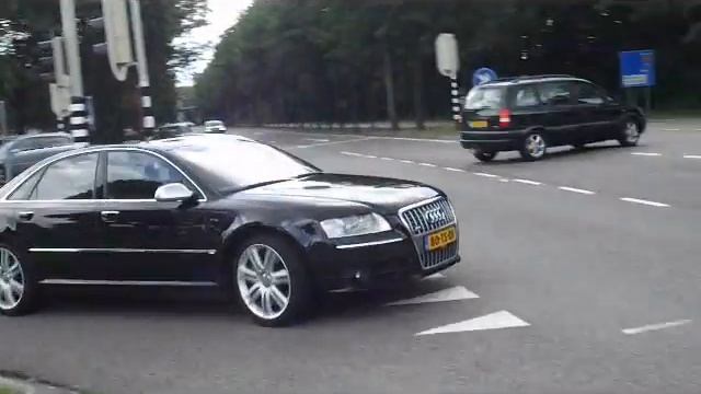 Audi S8 Acceleration